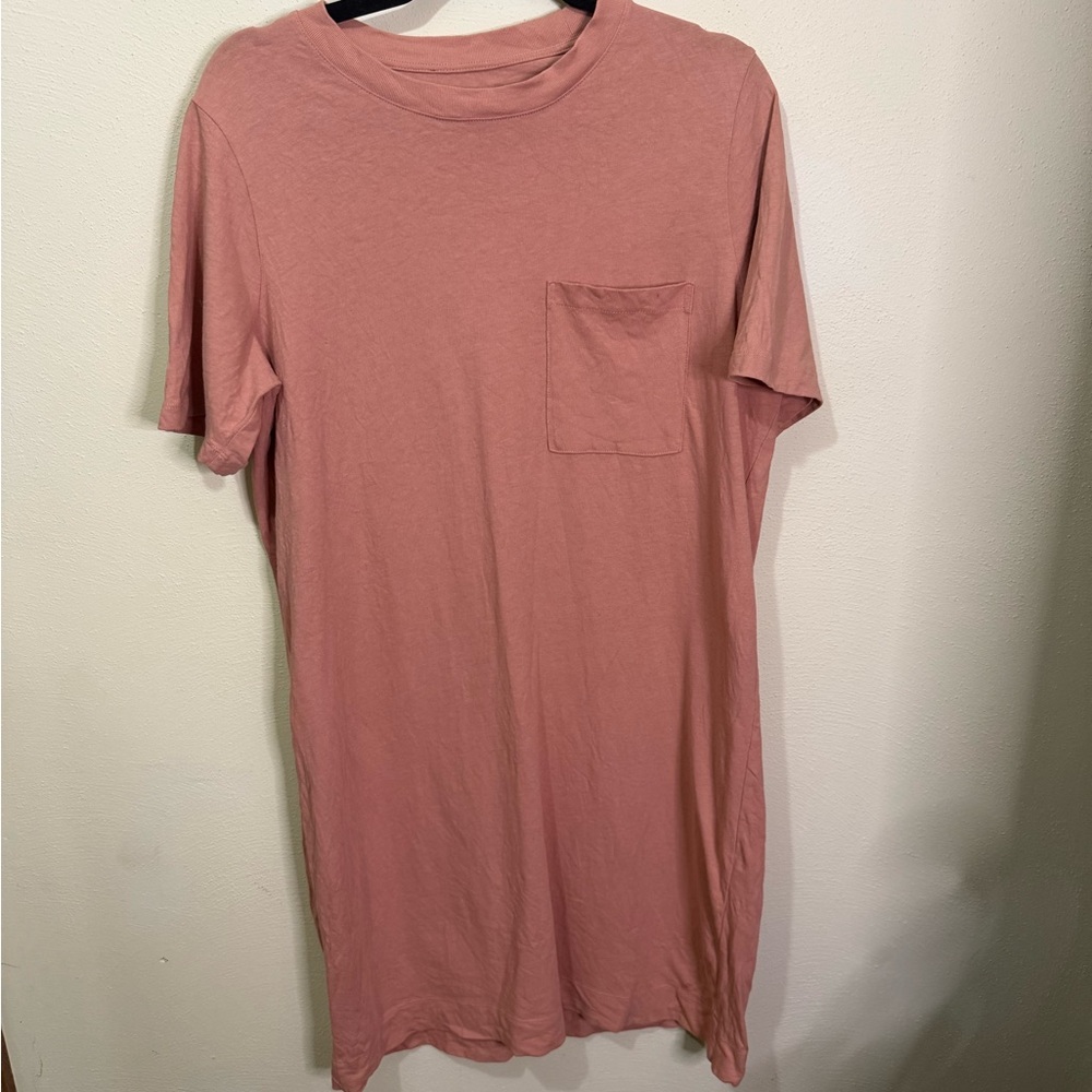 Everlane Short-Sleeve Pocket Tee Dress in Dusty Rose